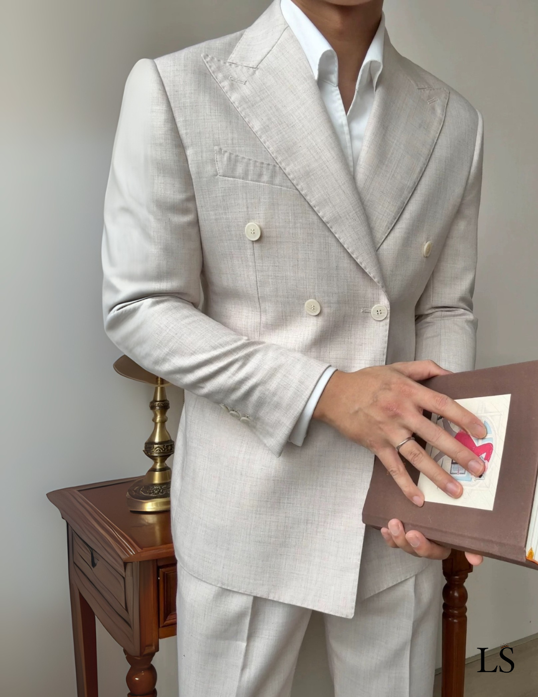 Double-Breasted Sabbia Di Lino Suit