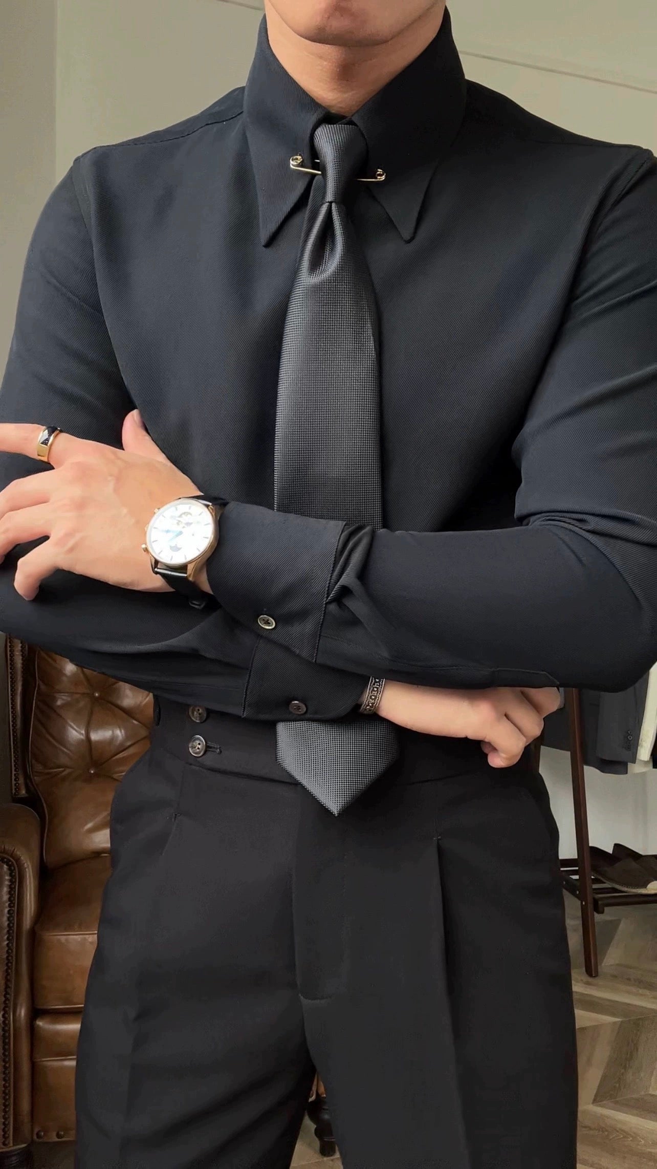 Camisa Gola Ponta de Lança com Barra de Colarinho