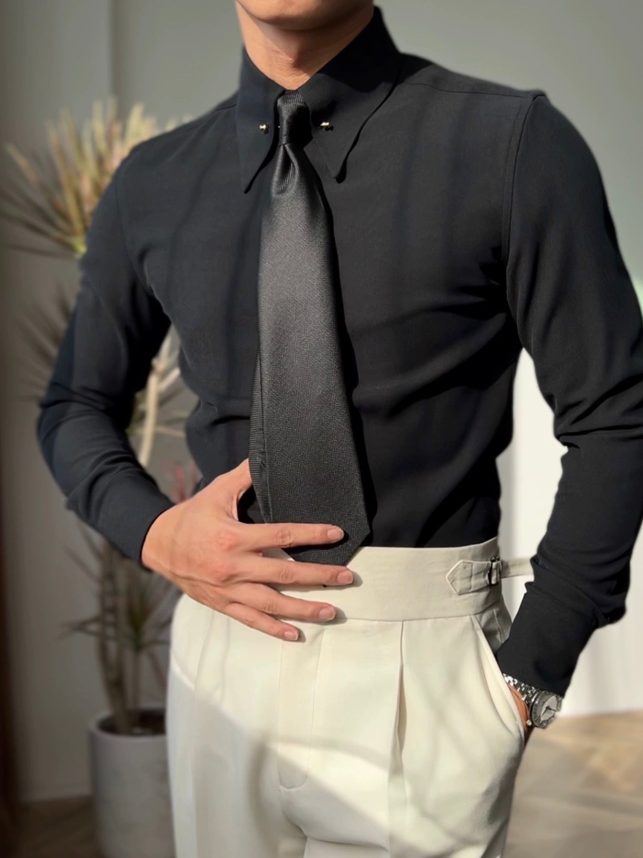 Camisa Gola Ponta de Lança com Barra de Colarinho