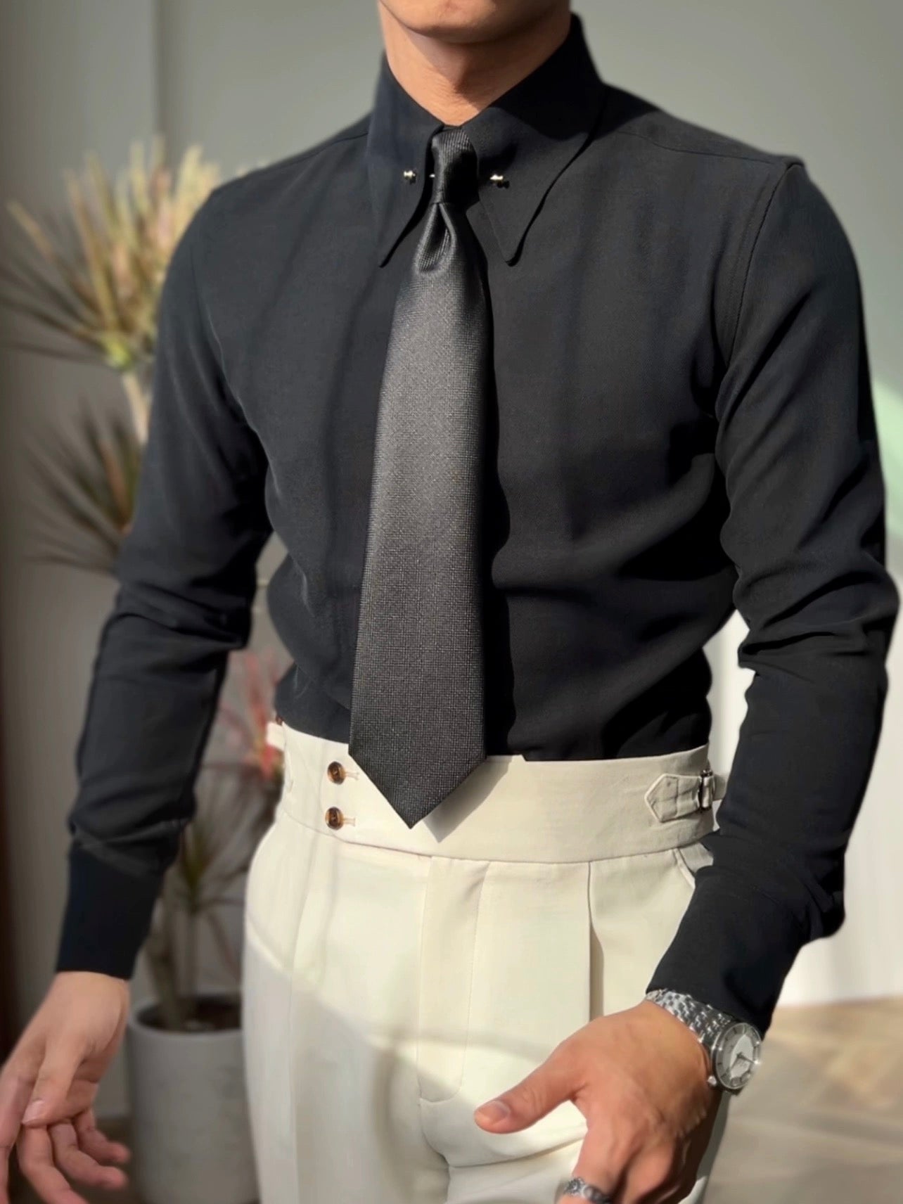 Camisa Gola Ponta de Lança com Barra de Colarinho