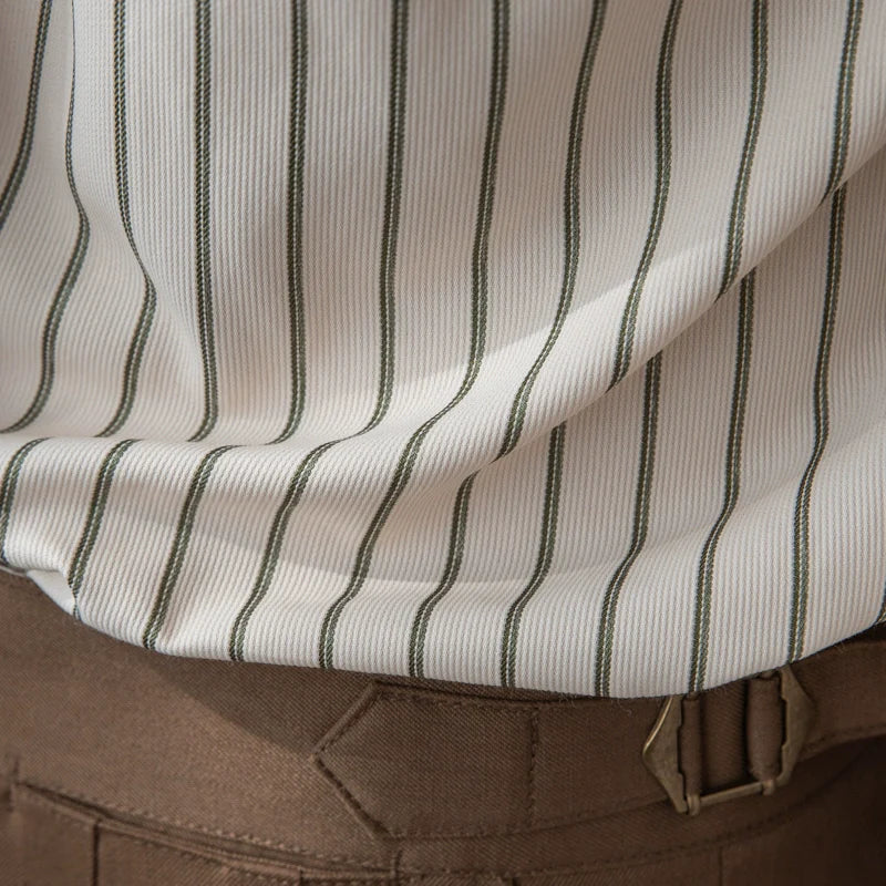 Camisa italiana com gola pontiaguda