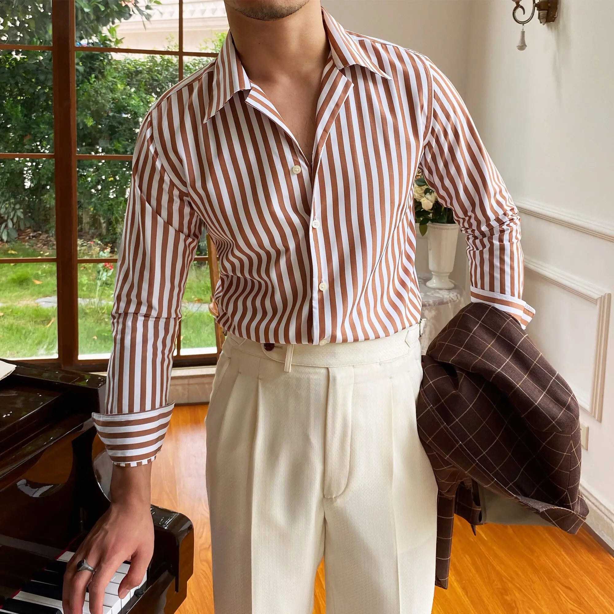 Camisa listrada com gola mandarim LS040 da Looped