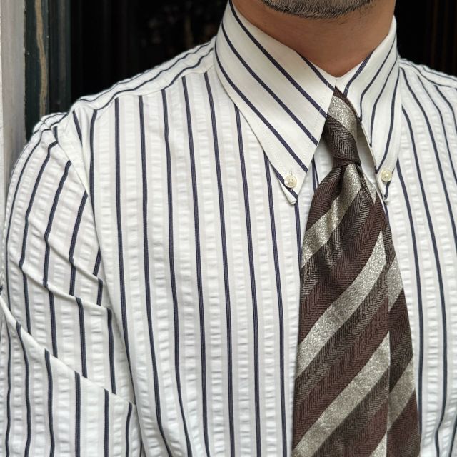 Camisa Bristol com gola pontiaguda