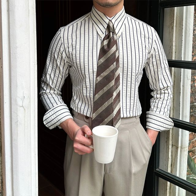 Camisa Bristol com gola pontiaguda