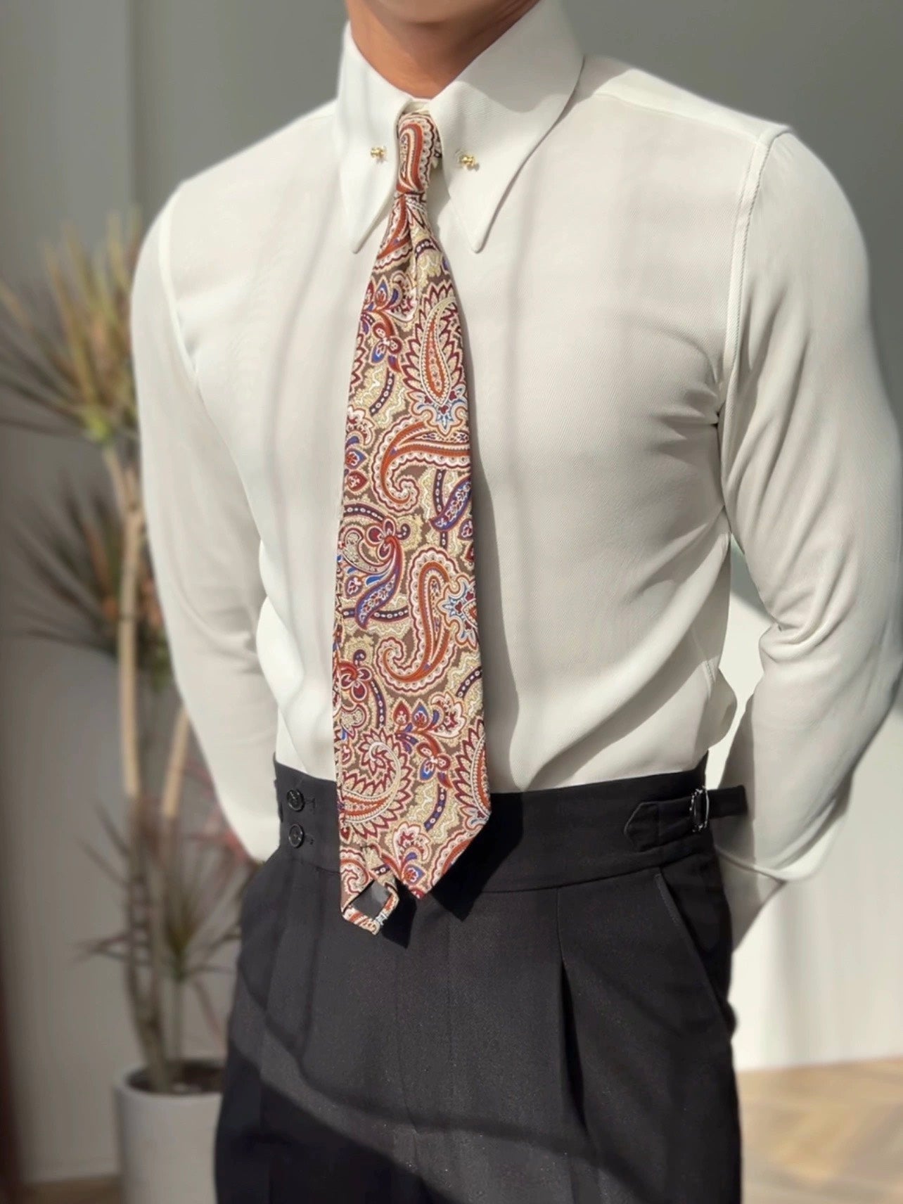 Pointed Collar Shirt with Collar Bar