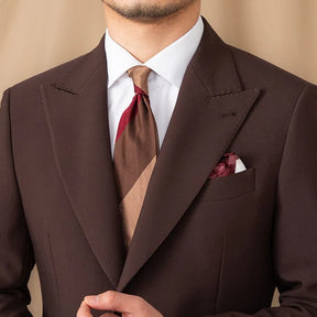 Costume dois botões Peak Lapel